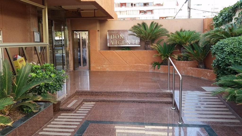 Apartamentos Don Vicente Бенидорм Стая снимка