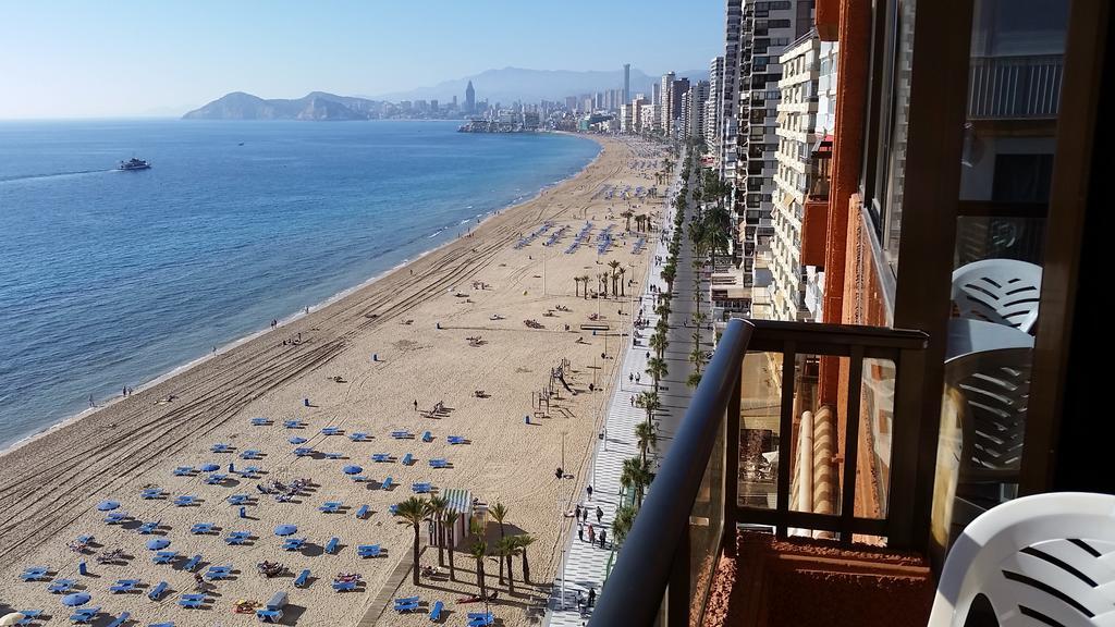 Apartamentos Don Vicente Бенидорм Стая снимка