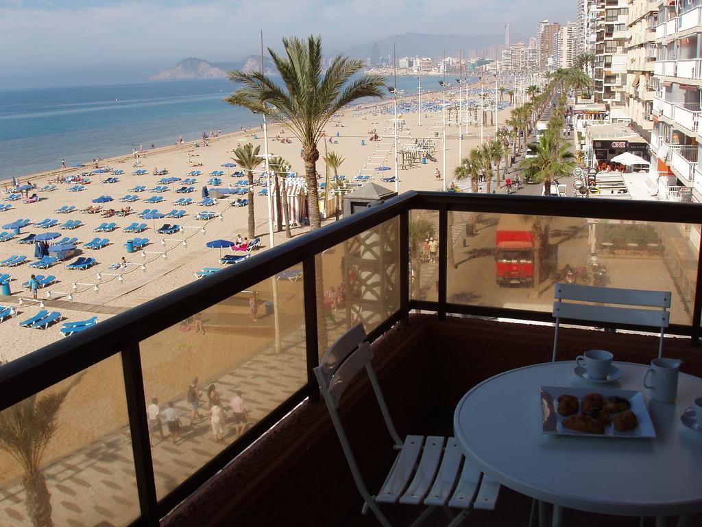 Apartamentos Don Vicente Бенидорм Стая снимка